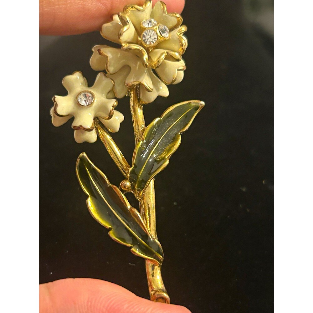 Monet Signed Gold Tone Floral Flower Brooch Pin Cream Enamel & Crystal Accents